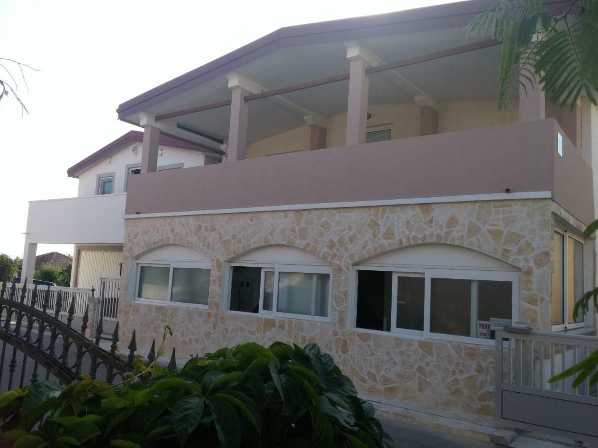 Apartmani Lun Vir Exterior photo