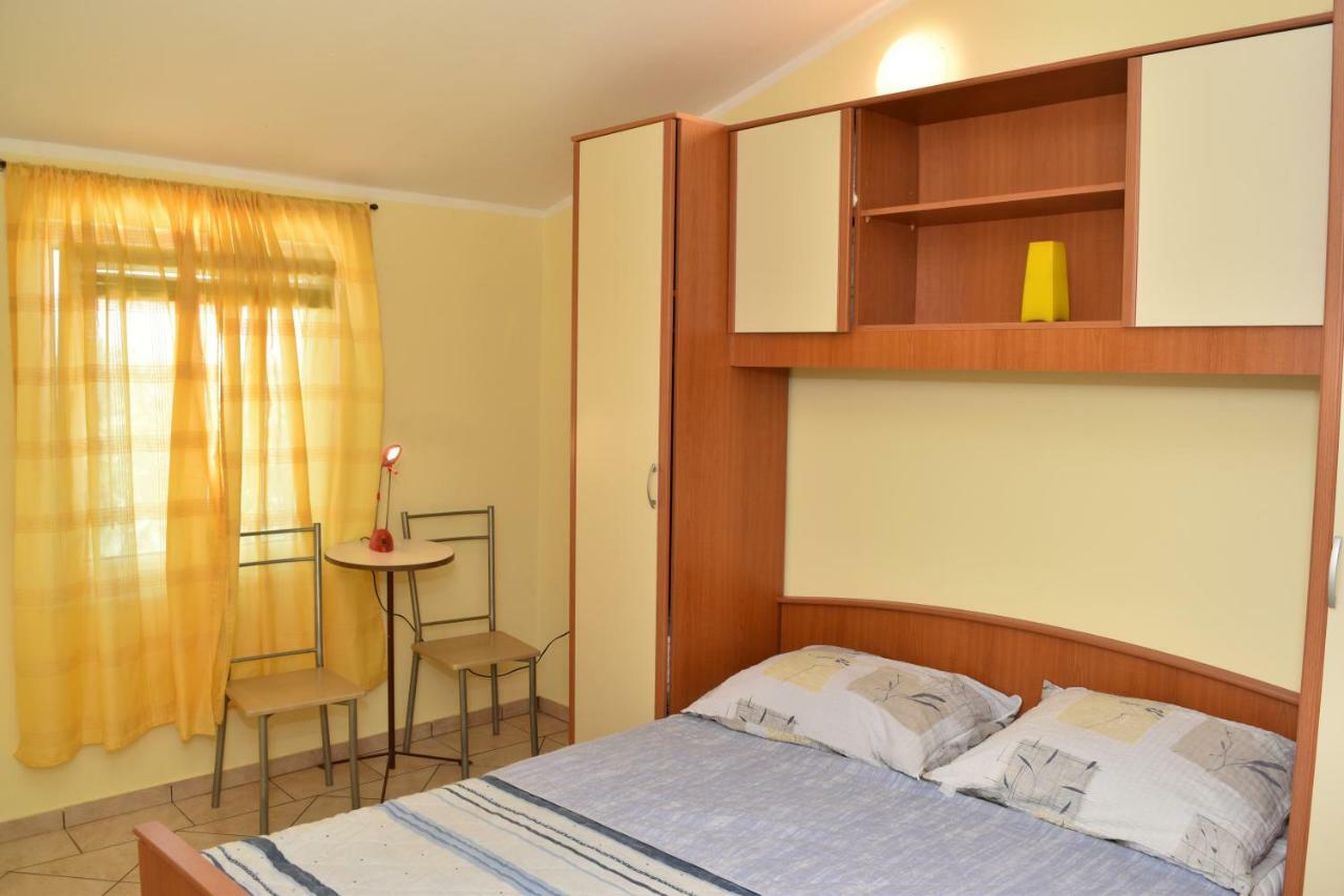 Apartmani Lun Vir Exterior photo